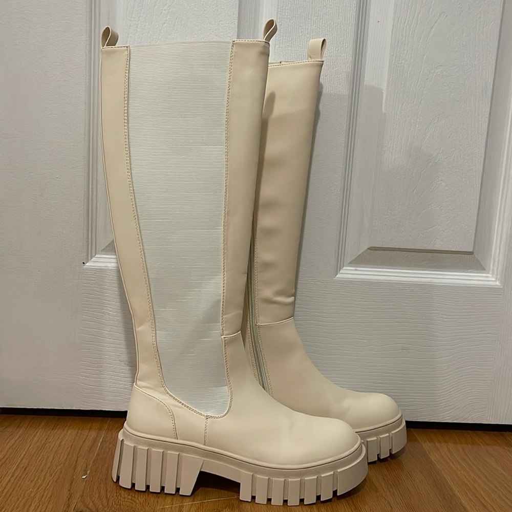 PRETTYLITTLETHING CUTE BOOTS
